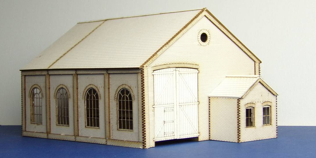 B 00-11 OO gauge goods shed with office Goods shed with office.
